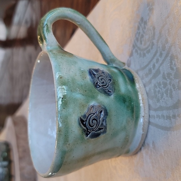 Studio Art Pottery Handmade Mug Set - Green Turtles - 5 Pieces - Picture 10 of 14